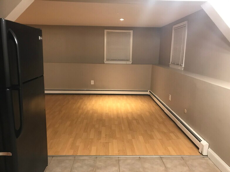 Building Photo - 19 Mason Rd