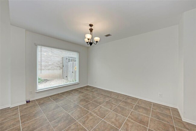 Building Photo - 1009 Riverlawn Dr