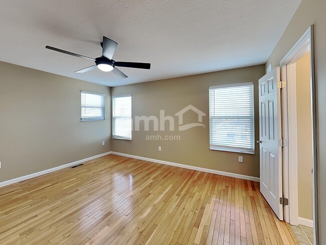 Building Photo - 447 Hartford Ct