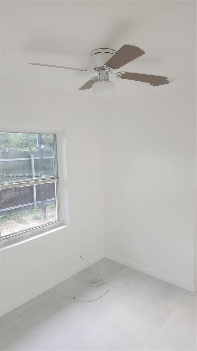 Building Photo - 1049 NW 95th St