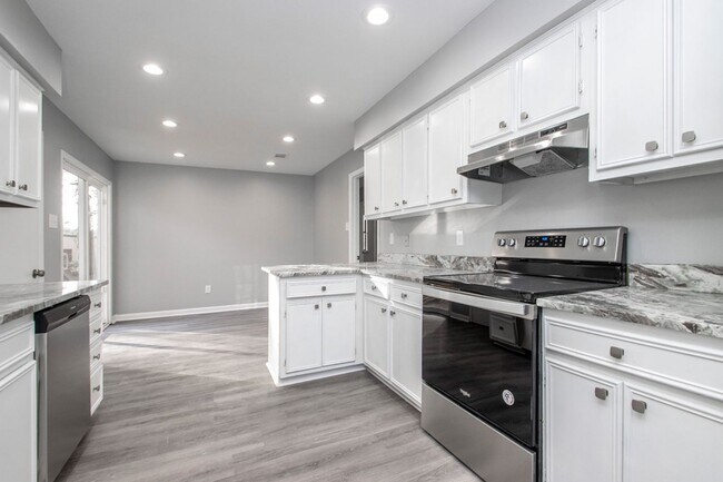 Building Photo - 20 Laver Cir