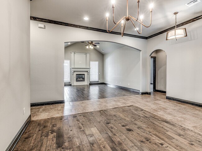 Building Photo - 13609 Gentry Dr