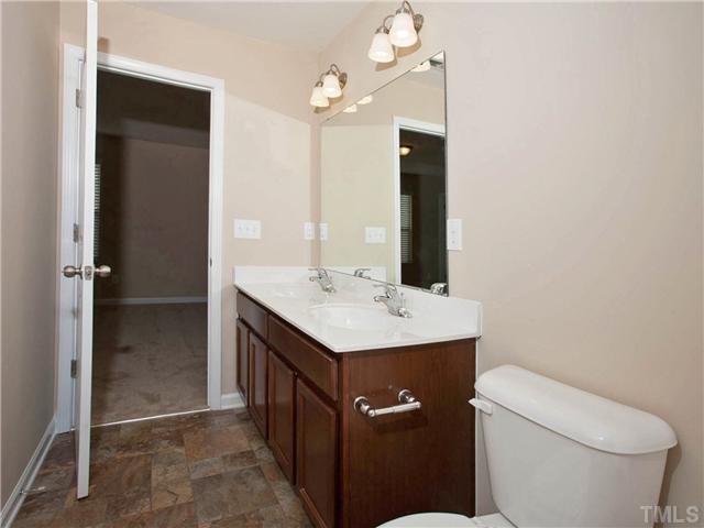 Building Photo - 2233 Sunny Cove Dr