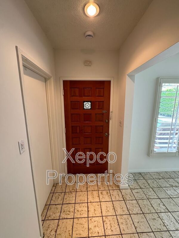Building Photo - 430 Avenida Ortega