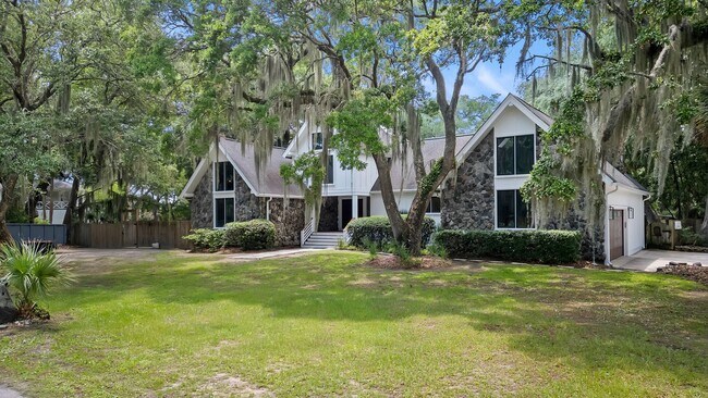 Primary Photo - Available 6/15. Stunning, Fully-Rennovated...