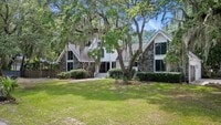 Building Photo - Available 6/15. Stunning, Fully-Rennovated...