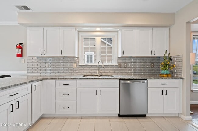 Building Photo - 36 Main St