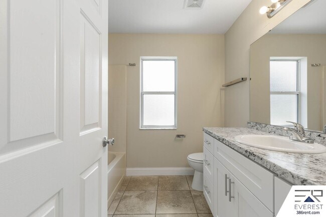 Building Photo - SPACIOUS 3/2/2 IN POPULAR PINE GROVE