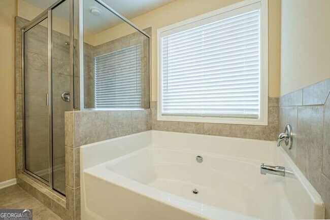 Building Photo - 9576 Rushmore Cir