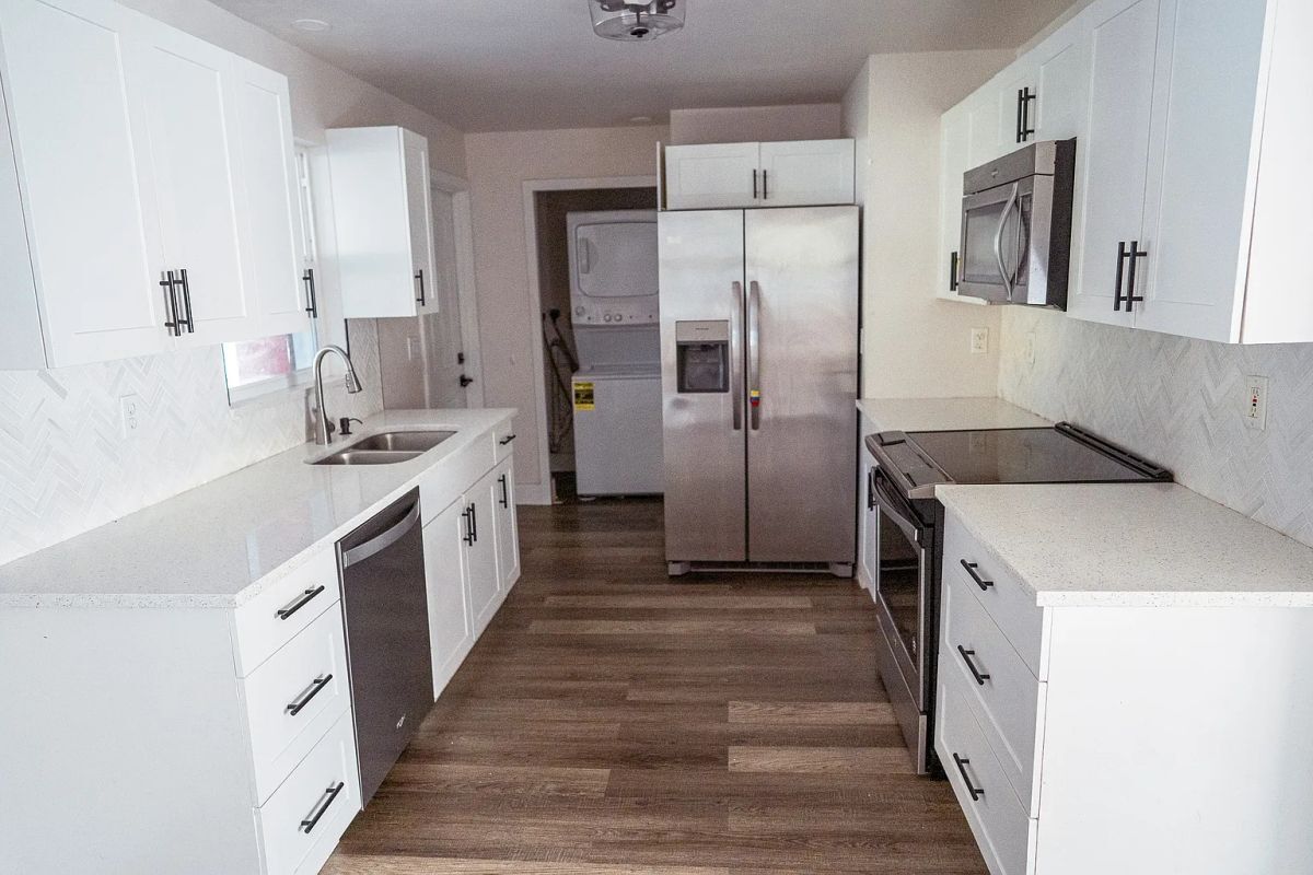 Building Photo - 6671 Fiesta Way