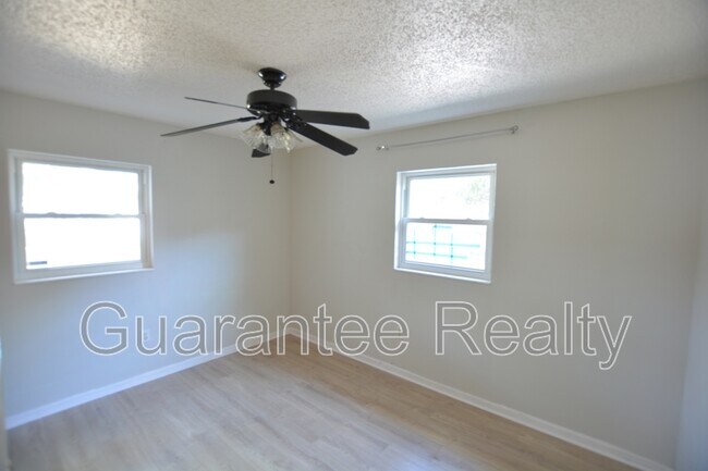 Building Photo - 541 Carey Pl