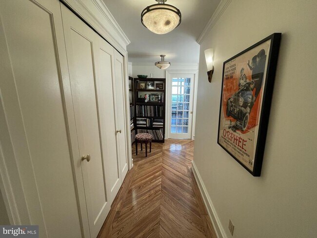 Building Photo - 2018 Walnut St