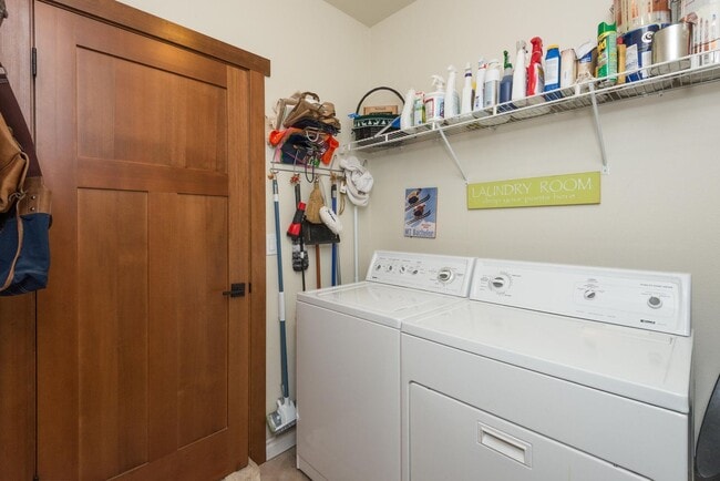 Building Photo - Charming Westside 2 Bed + Office | Trails, River Access & Minutes to Old Mill