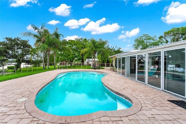 Building Photo - 6659 Lake Cane Dr