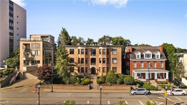 Building Photo - 121 Grandview Ave