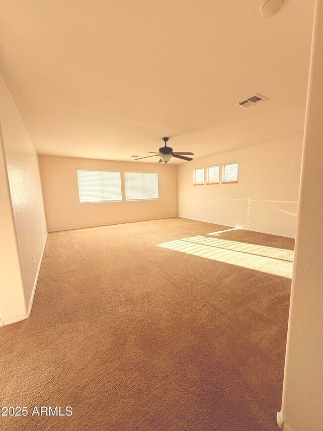 Building Photo - 22043 W Shadow Dr