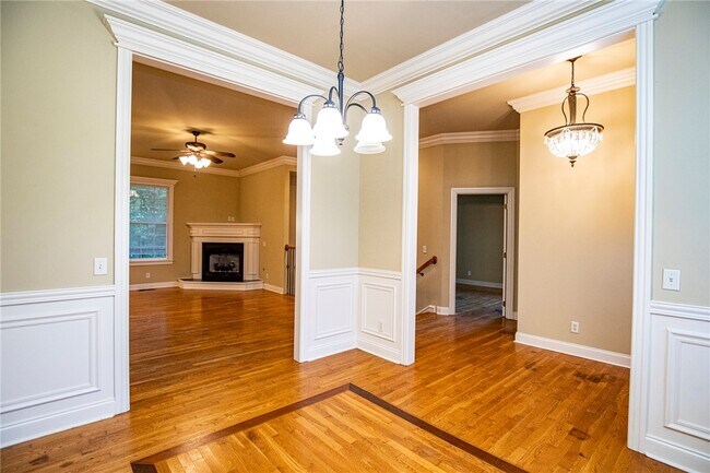 Building Photo - 605 Tunbridge Dr