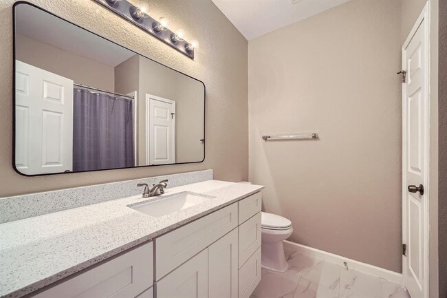 Building Photo - 15013 Doria Dr