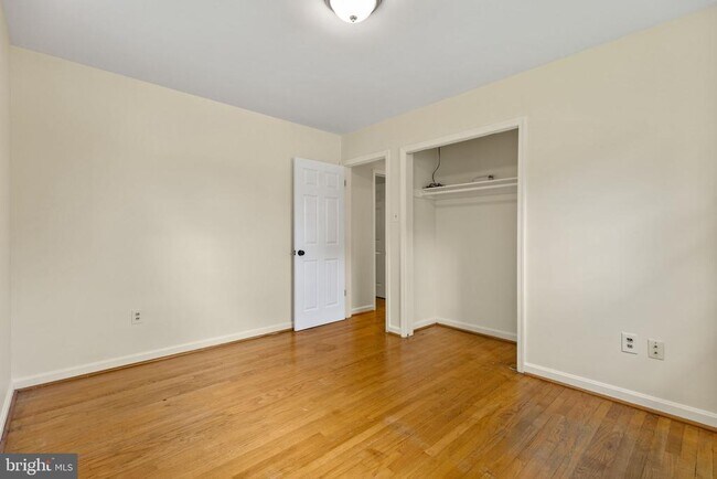 Building Photo - 5508 Spruce Dr