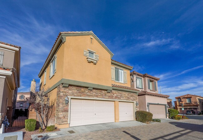 Building Photo - Beautiful 3 Bedroom Home In Summerlin Guar...