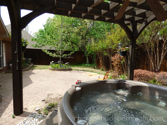 Backyard large patio - 2402 Crockett Ct