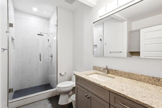 Building Photo - 111 Clifton St SE