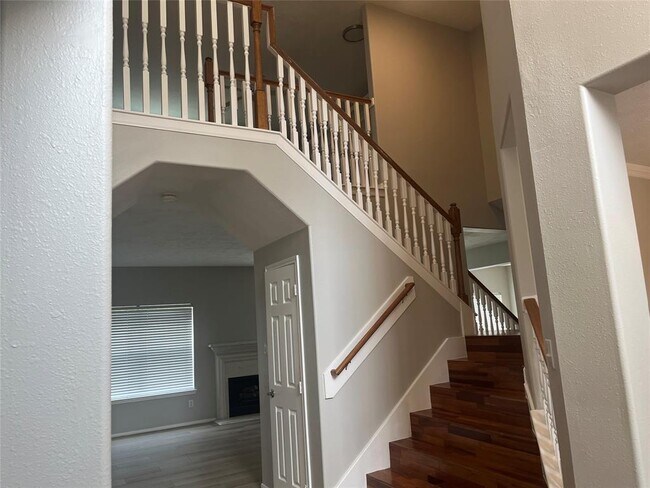 Building Photo - 1123 Elmgrove Park Ln