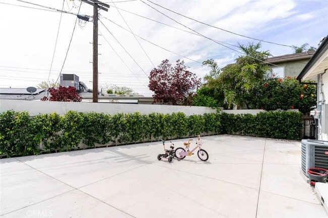 Building Photo - 12300 Stagg St