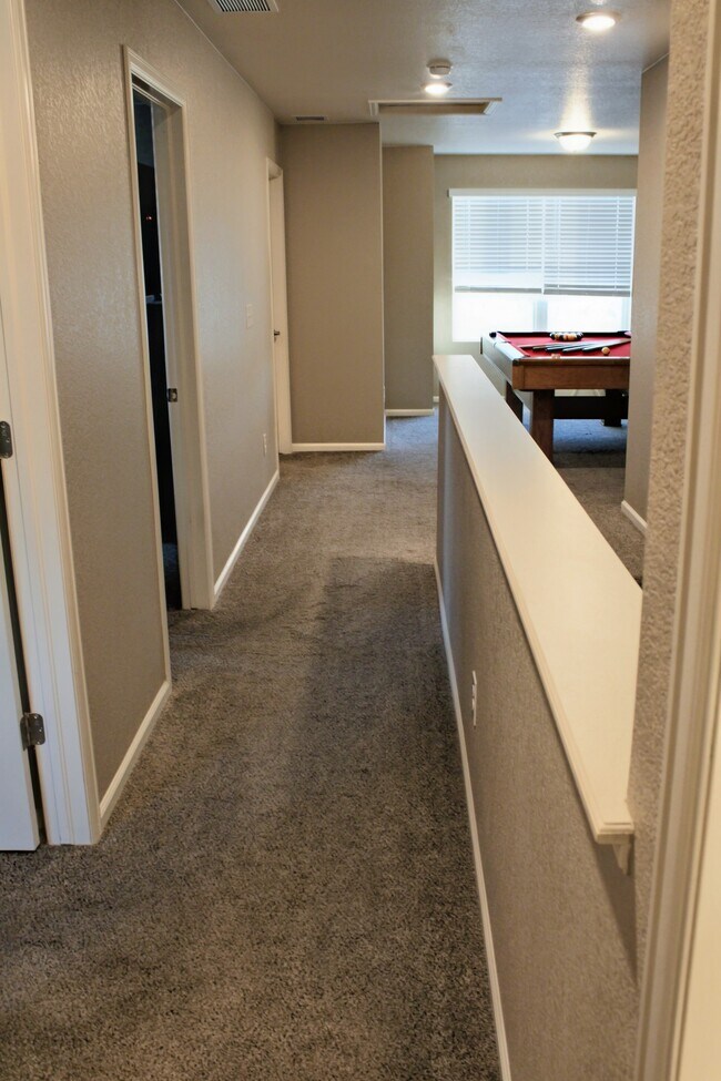 Building Photo - 415 3rd St