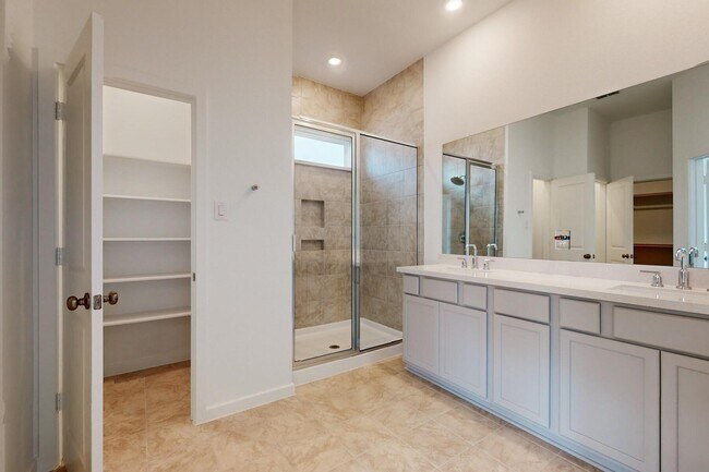 Building Photo - 21622 Laggan Clf Ln