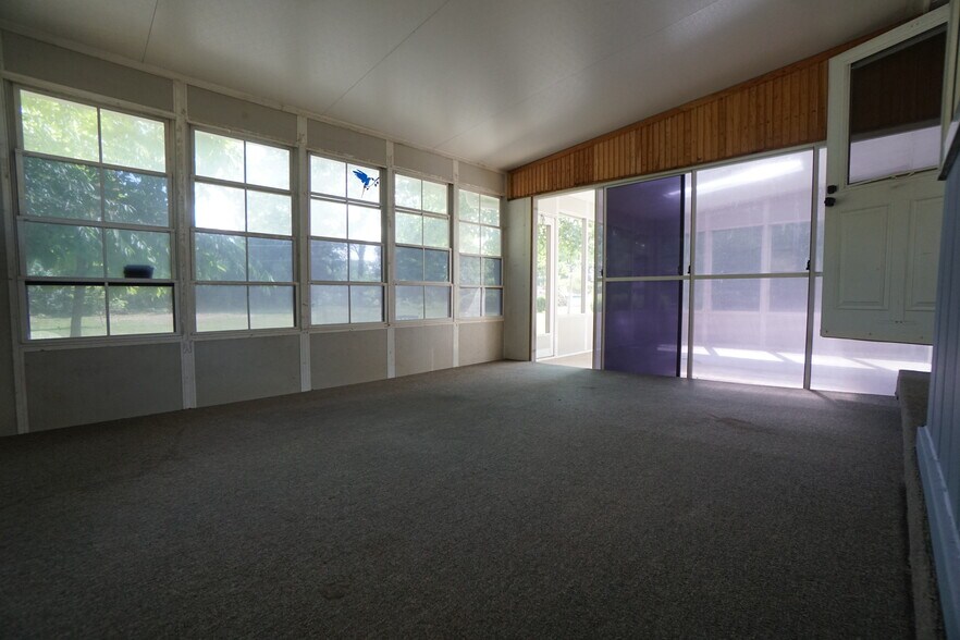 Building Photo - 28W383 Behrs Circle Dr S