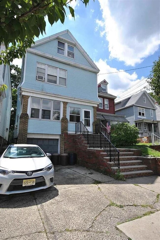 Building Photo - 78 W 6th St