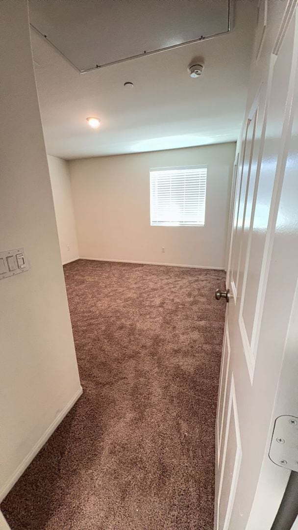 Building Photo - 4 BEDROOM, 3 BATH VICTORVILLE HOME