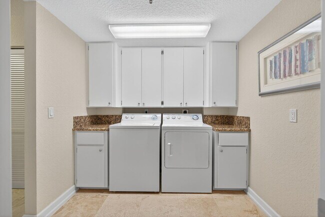 Building Photo - 401 Ocean Bluffs Blvd