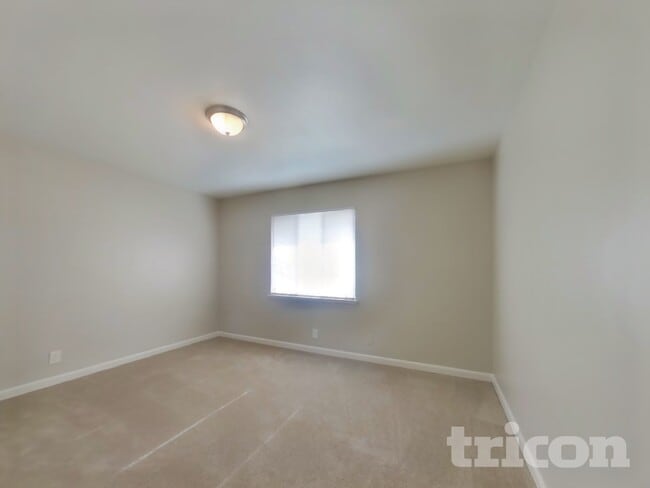 Building Photo - 378 Acacia St