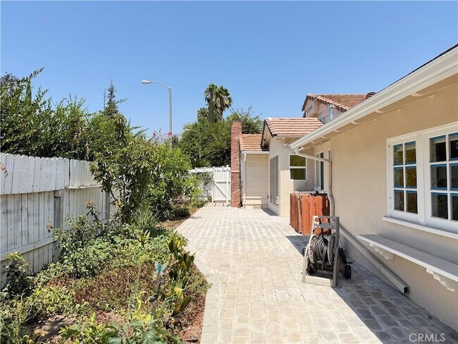 Building Photo - 1162 Panorama Dr