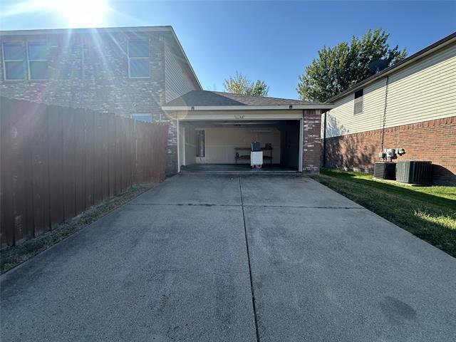 Building Photo - 1744 Hickory Creek Ln