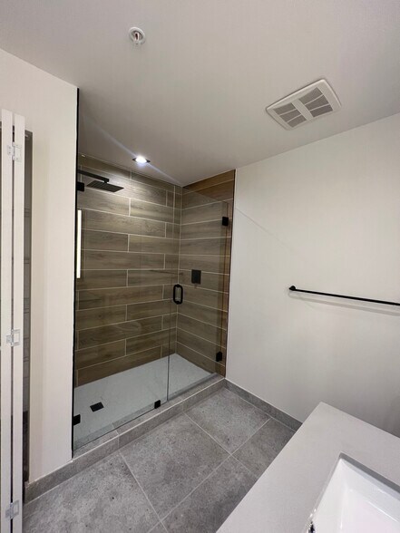 Building Photo - 108 NW 27th St