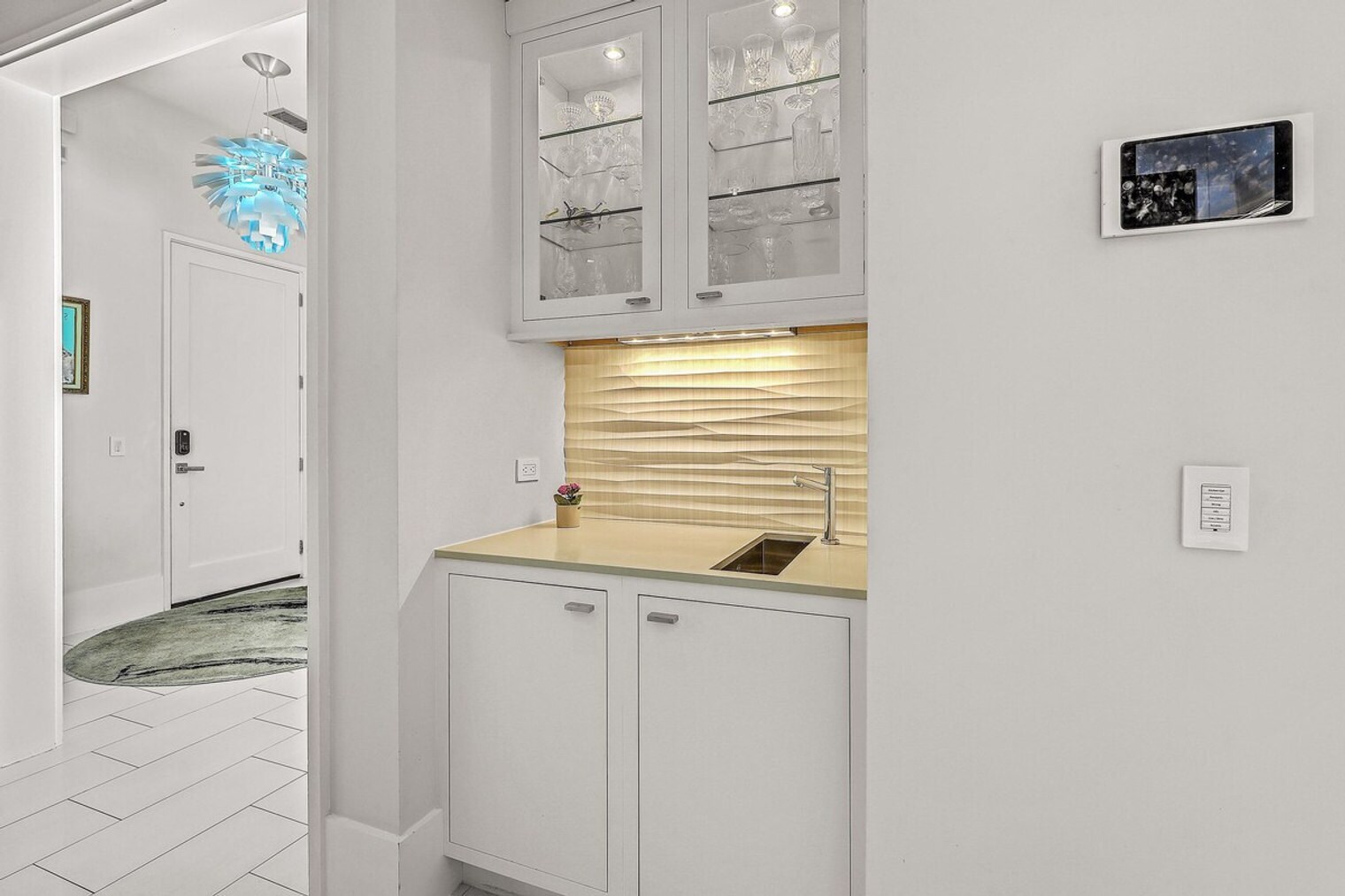 Building Photo - 310 Rivers St