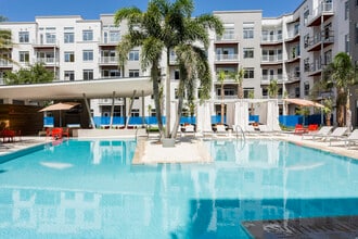 Building Photo - Landon House