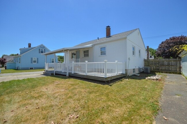 Building Photo - 42 Buttonwood Rd