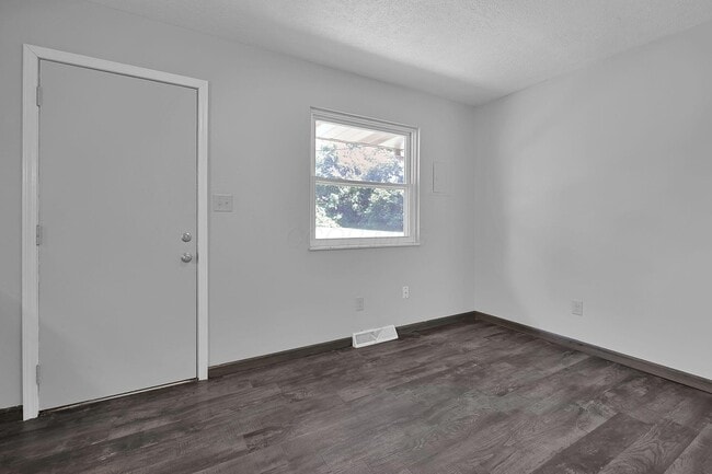 Building Photo - 53 Neil St