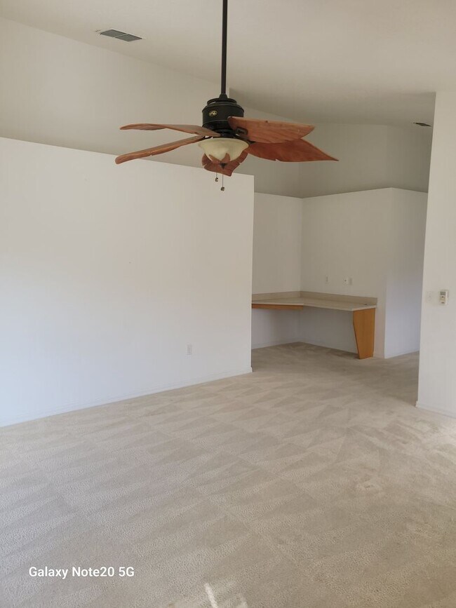 Building Photo - FOR RENT!! CHARMING AND COZY 3 BEDROOM 2 B...