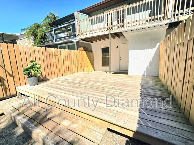 Building Photo - 636 W Caladium Cir