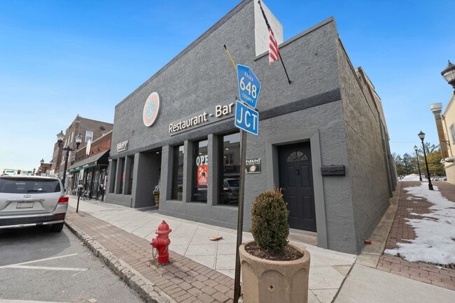 Building Photo - 227 Franklin Ave