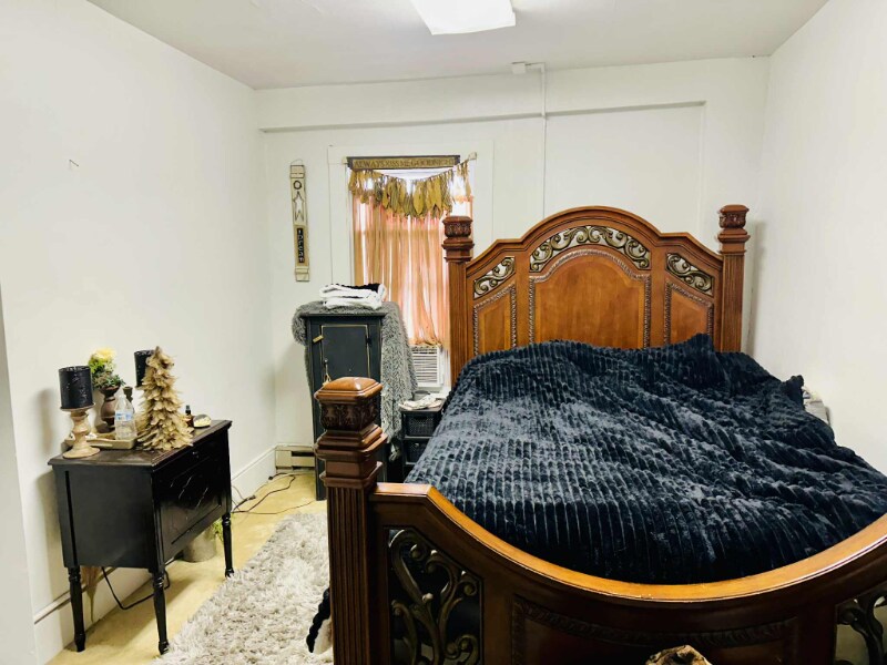 Building Photo - 160 N Main St