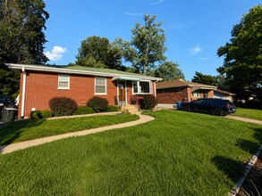 Building Photo - Renovated 2 Bed + Finished Basement | 1.5 Bath | Half Off Deposit | All Housing Vouchers Welcome!