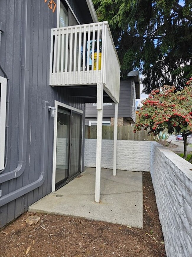 Building Photo - 12737 Greenwood Ave N
