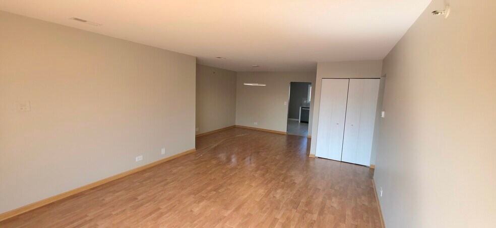 Building Photo - 4132 Cove Ln