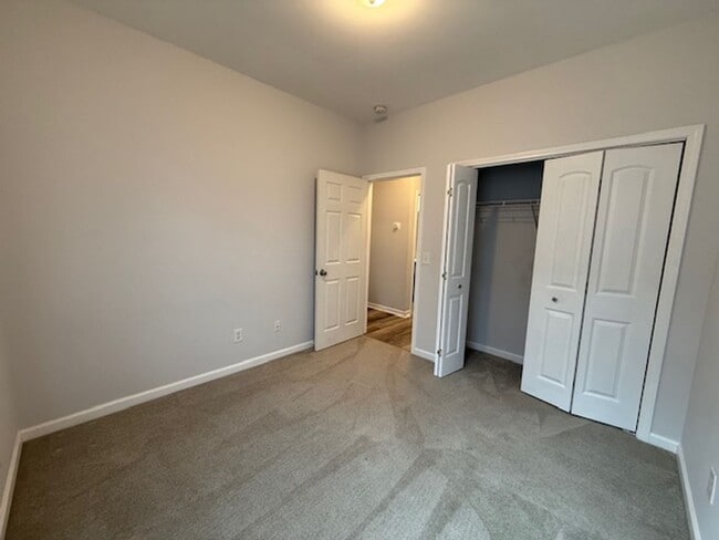 Building Photo - Updated 3-bedroom, 2-bathroom in The Arbors at Westgate